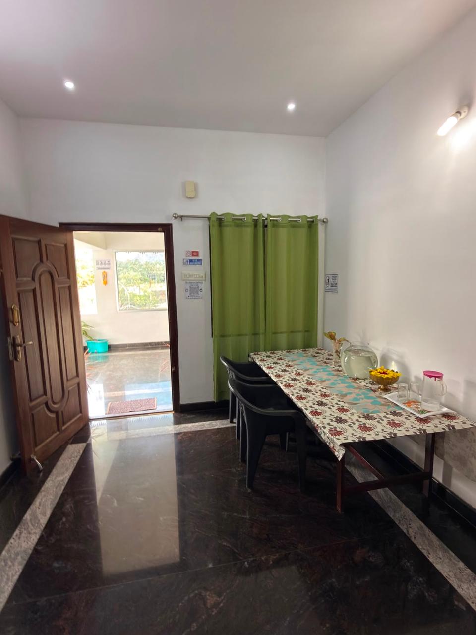 Room 5 homestay room arrangement