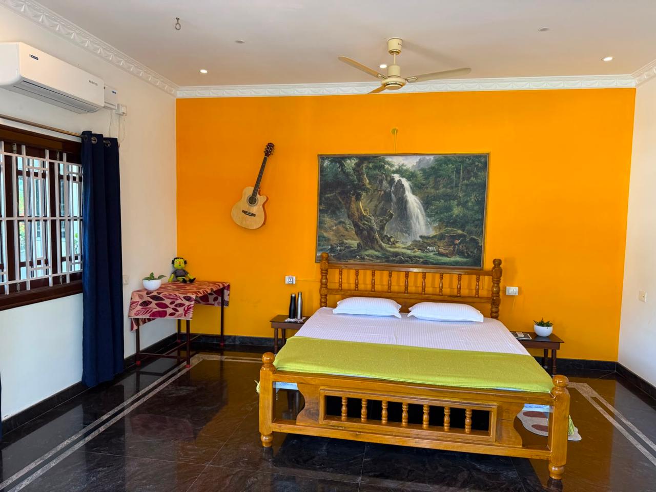 Room 8 homestay room with neat floor